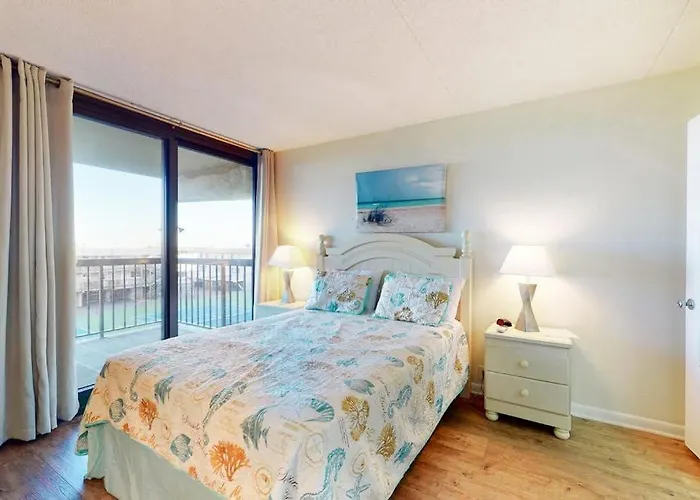 Convenient Near The With Balcony Pools Gym & Sauna Holiday home *